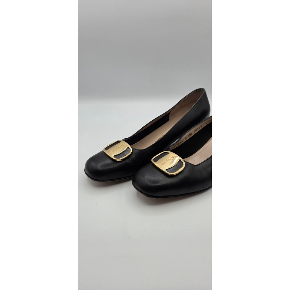 Salvatore Ferragamo Gancini Women's Pumps 8.5 B Black Leather Gold Buckle Italy - Picture 14 of 14